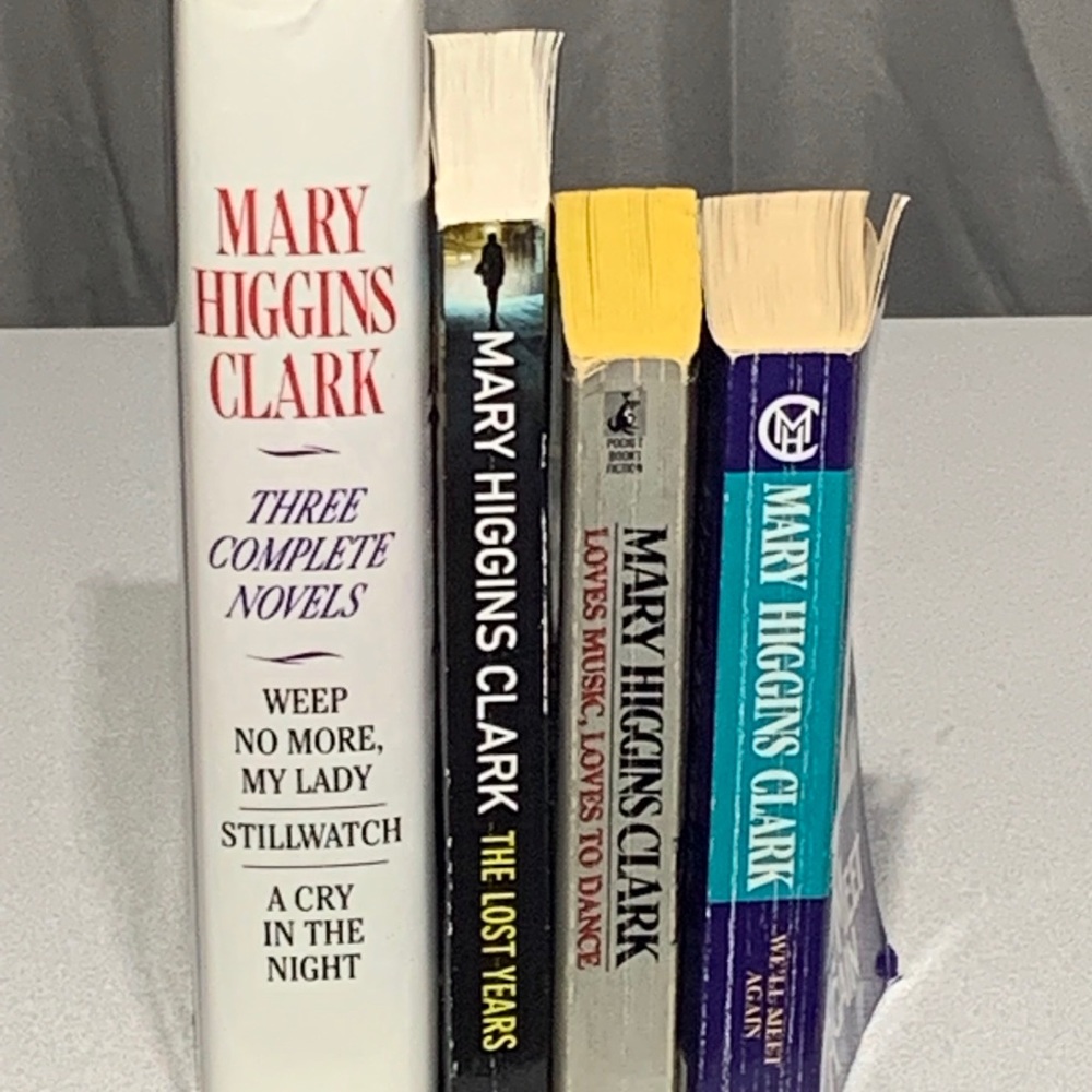 Mary Higgins Clark Books (Set of 4 Books)